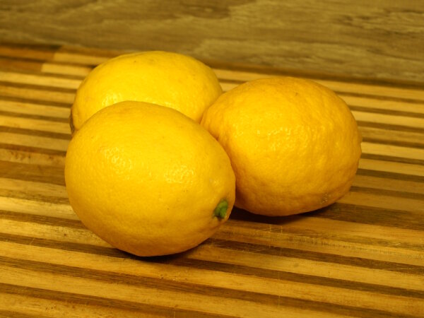 Zitronen Schale unbehandelt 1 Stück